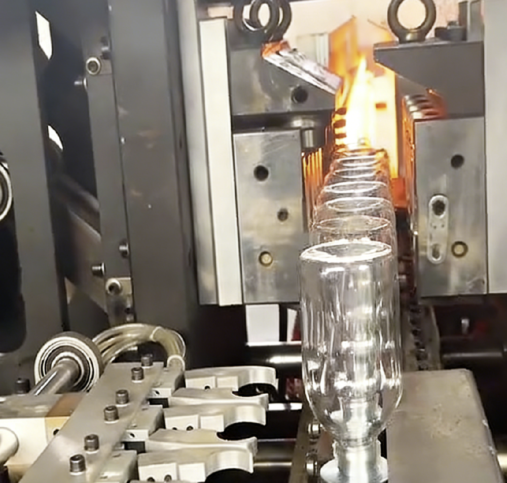 铭科永磁变频双级螺杆空压机系统赋能徐州塑料压塑厂节能升级 铭科永磁变频双级螺杆空压机系统赋能徐州塑料压塑厂节能升级